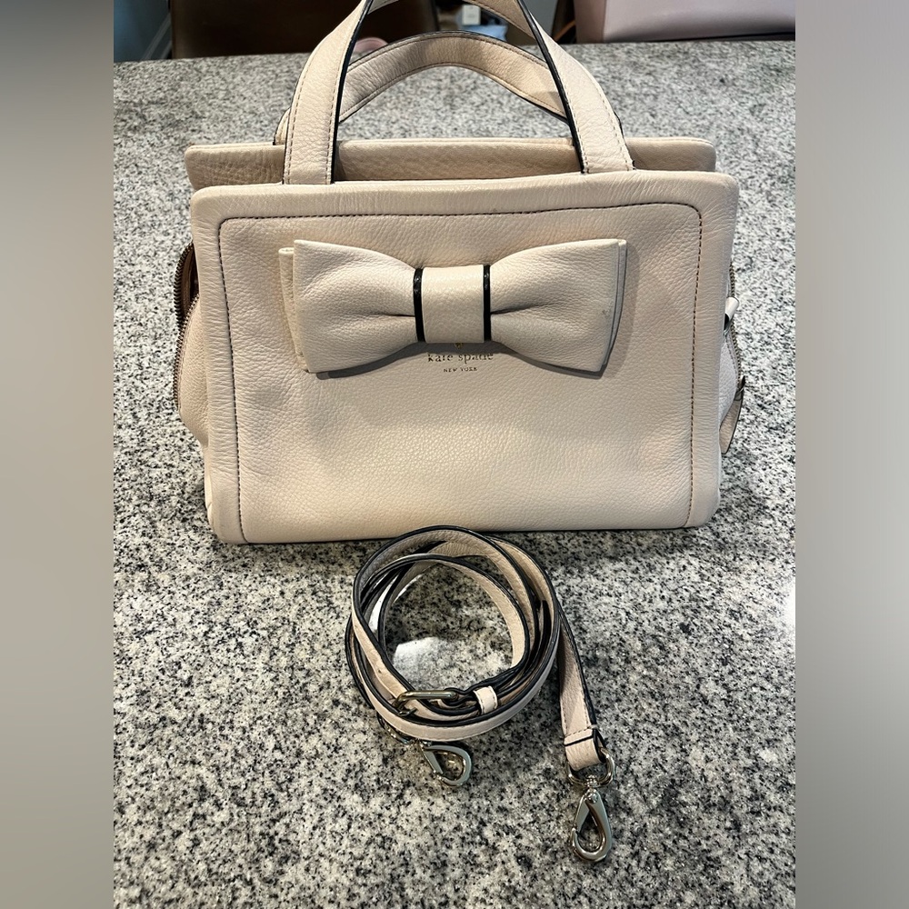 ♠️ Kate Spade Tan and Black Bow Satchel ♠️